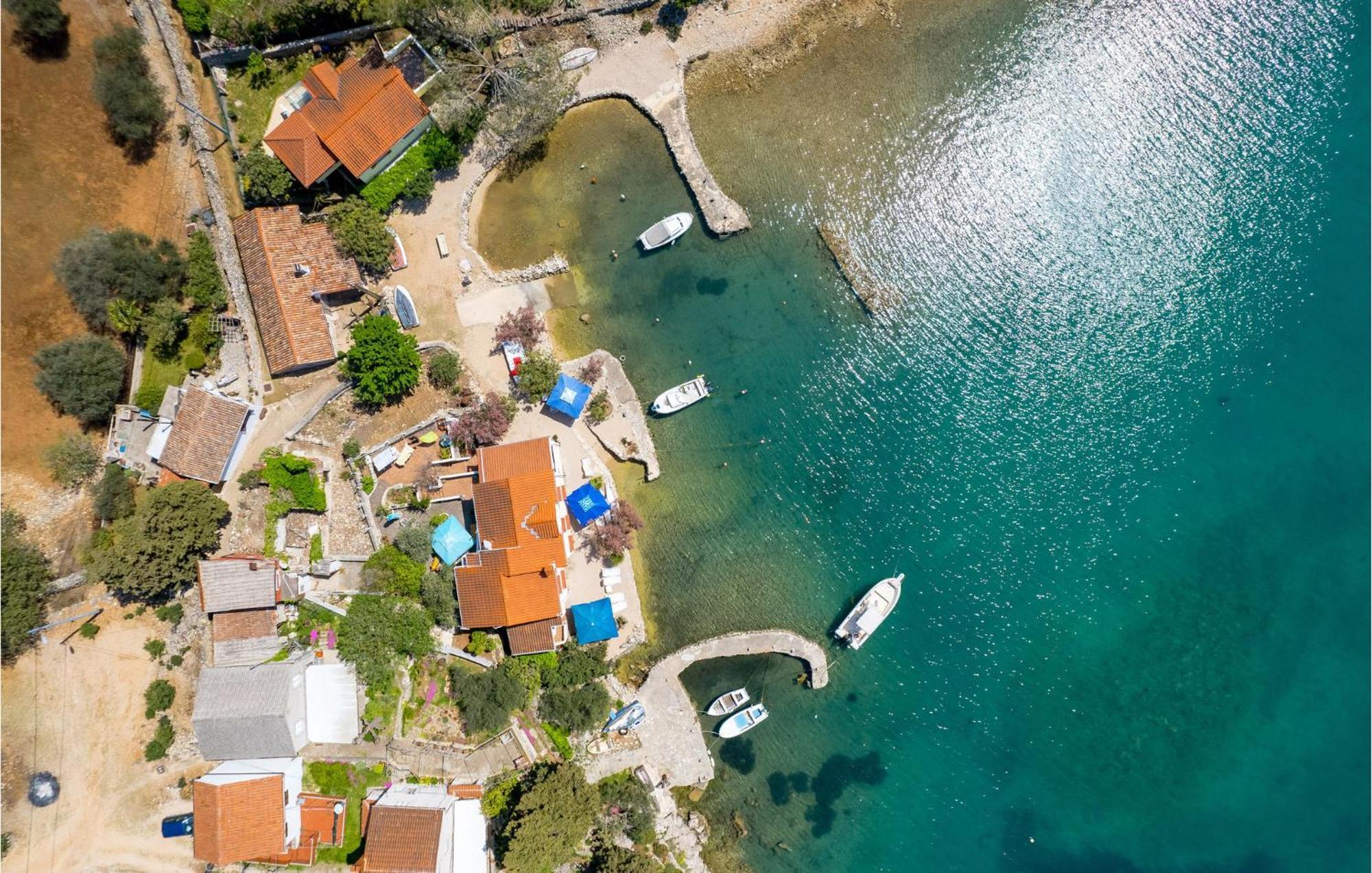 Beach Front Apartment In Punta Kriza With Kitchen Luaran gambar